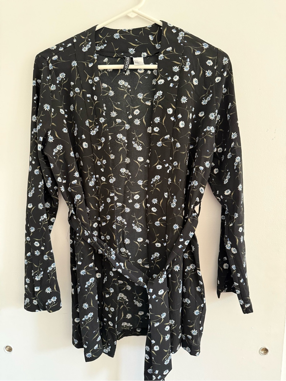 H&M- Black Blue Floral Wrap- Women- Size Small